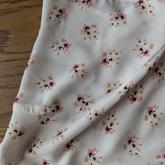 LOFT | Size XXSP | White Floral Blouse - Picture 6 of 7